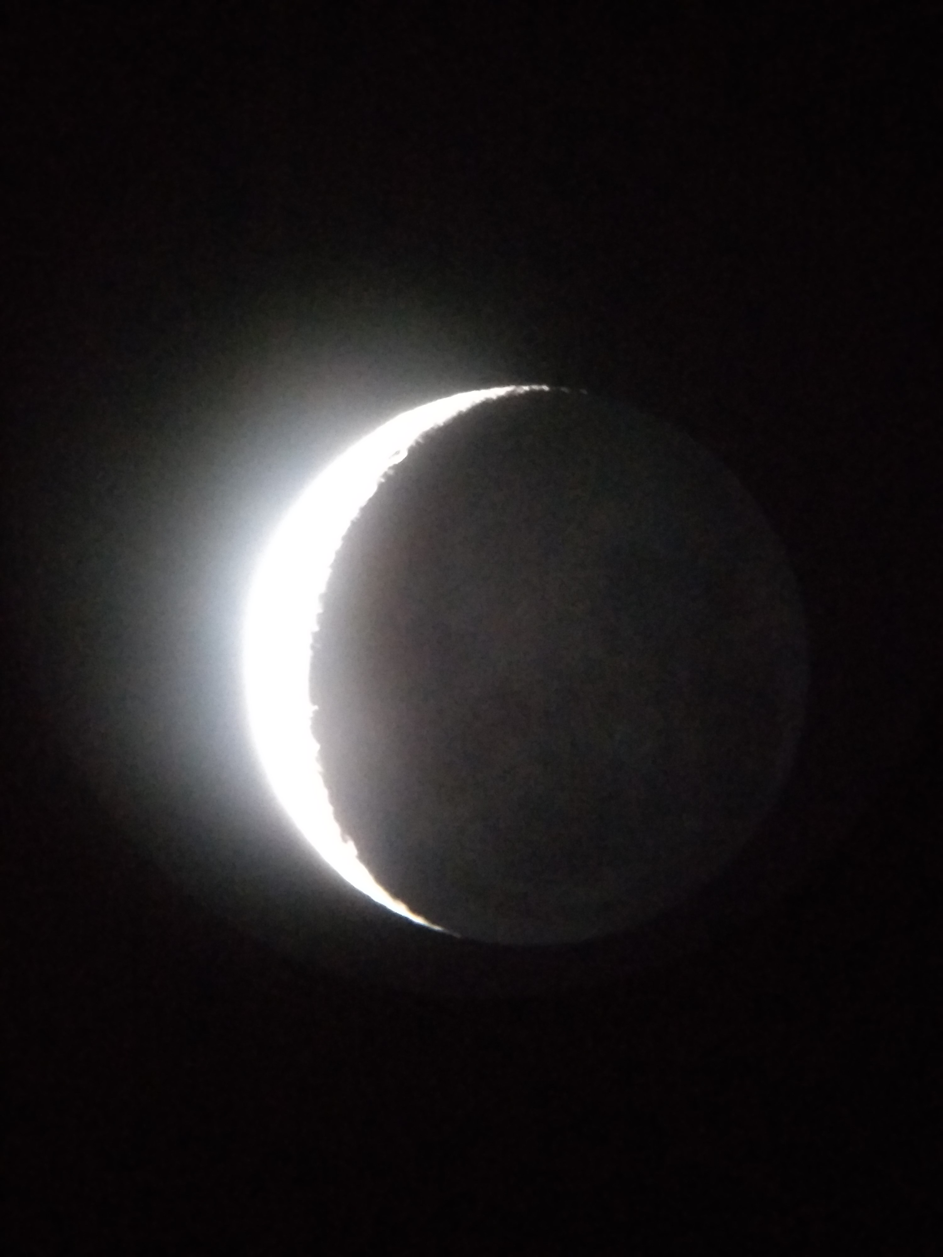 Το φεγγάρι απο το τηλεσκόπιο